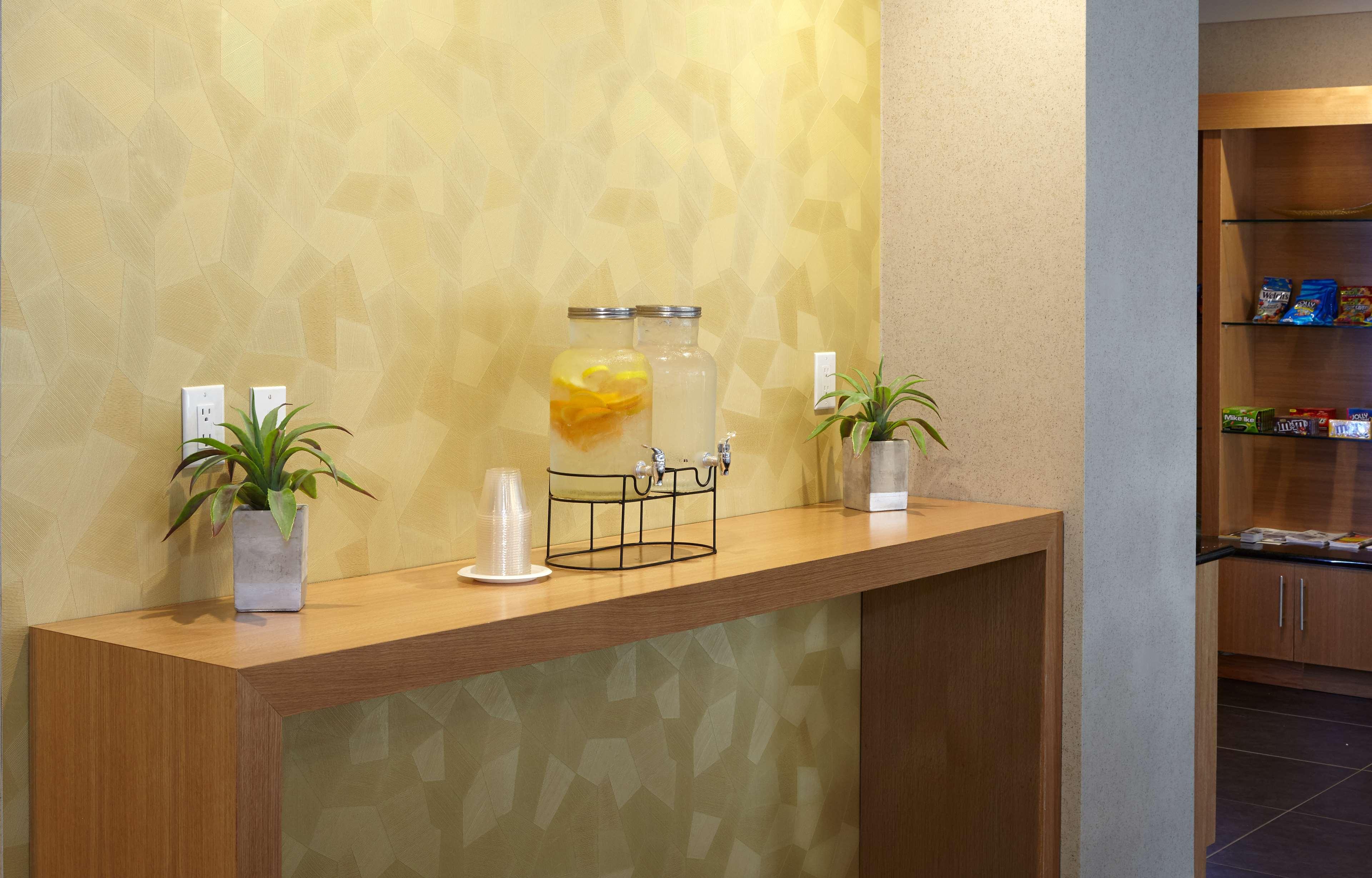 Best Western Plus University Inn Уинстон-Сейлем Экстерьер фото