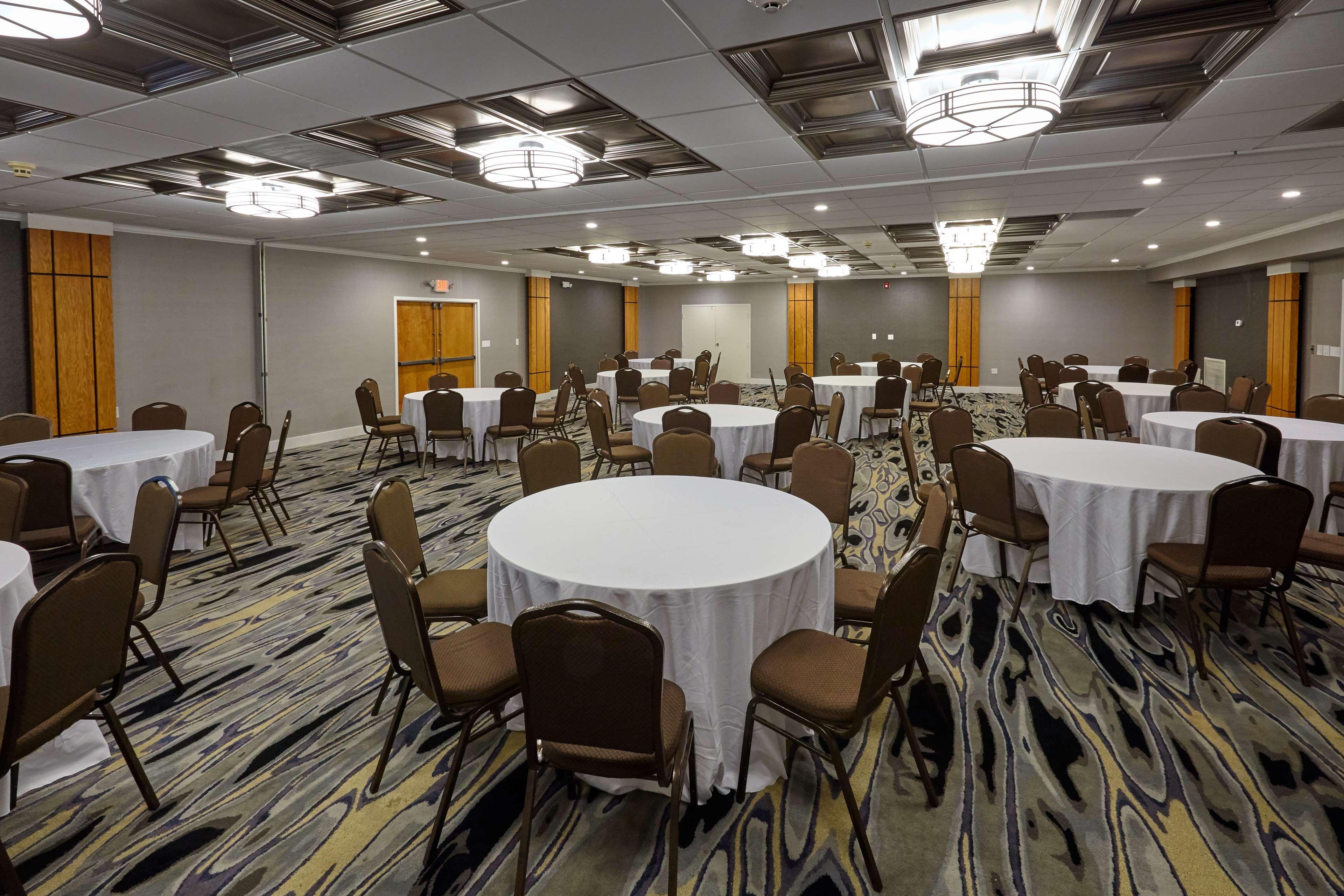 Best Western Plus University Inn Уинстон-Сейлем Экстерьер фото