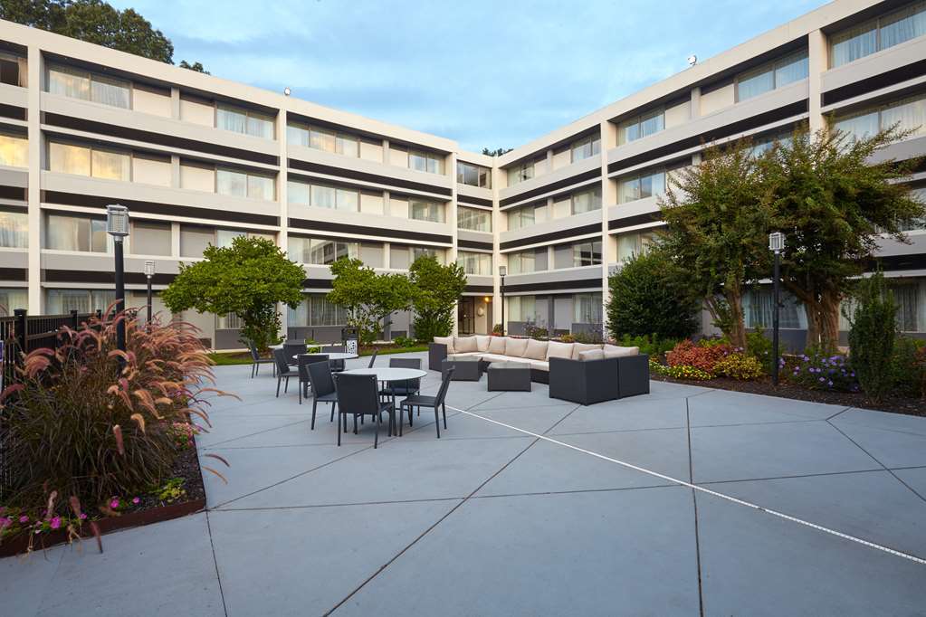 Best Western Plus University Inn Уинстон-Сейлем Экстерьер фото